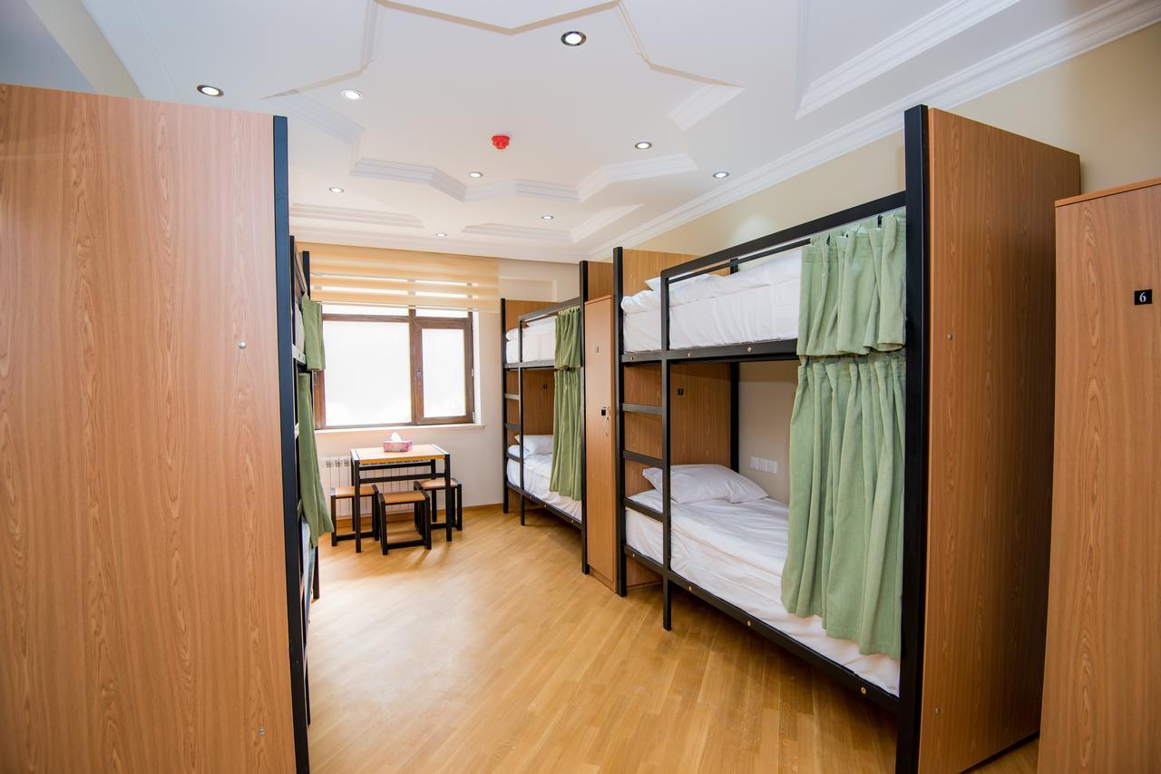 Feyu Hostel Баку Екстериор снимка